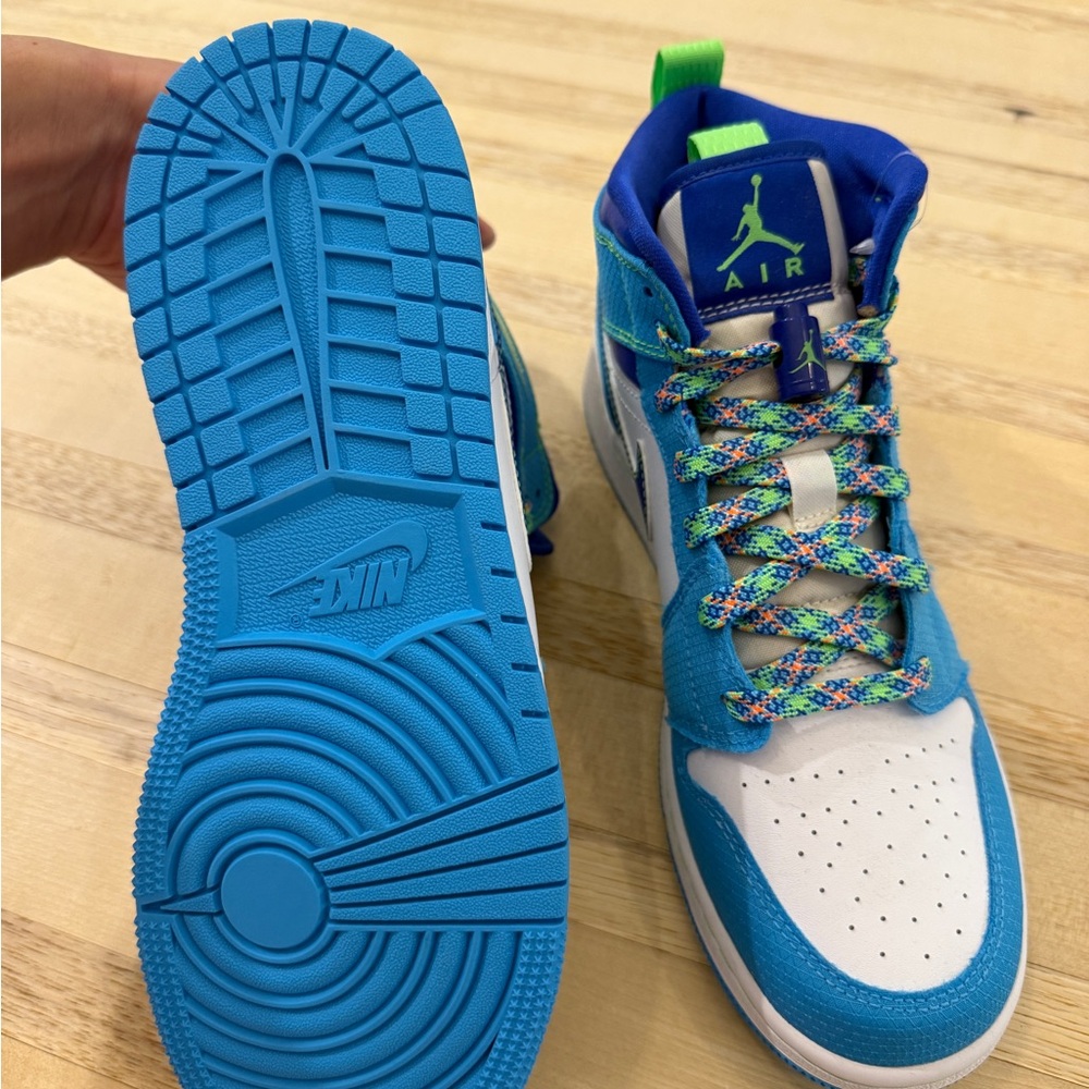 Air Jordan 1 Mid SE
